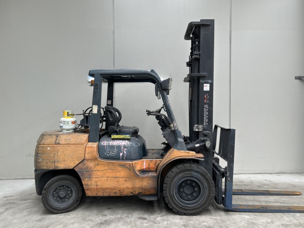 2003 Toyota 02-7FG45 - FU17884
