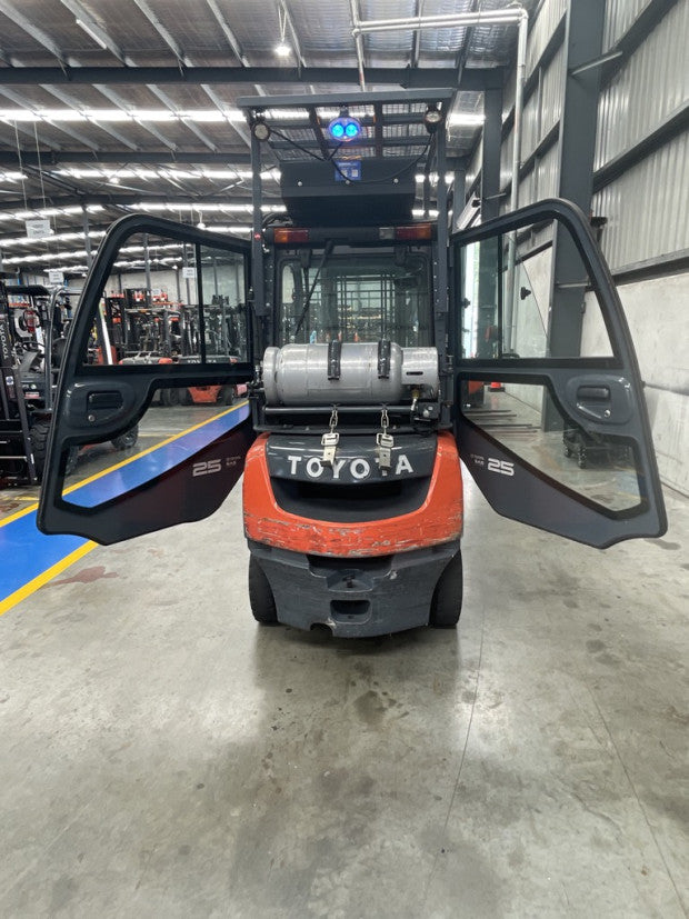 2019 Toyota 8FG25 - FU18419