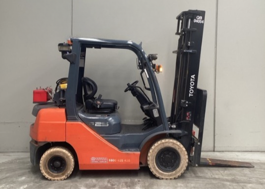 Forklift 2017 Toyota 32-8FG25 - FU18482