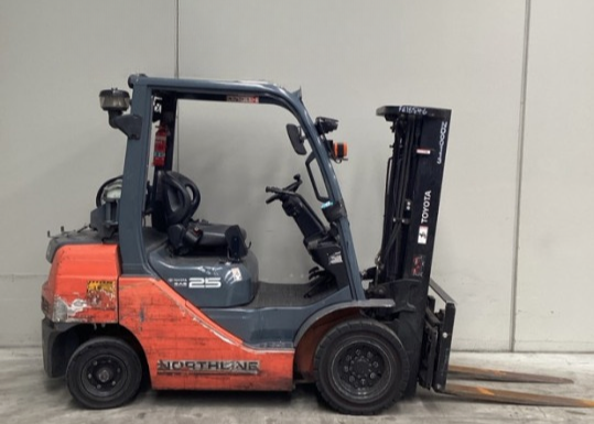 Forklift 2016 Toyota 32-8FG25 - FU18546