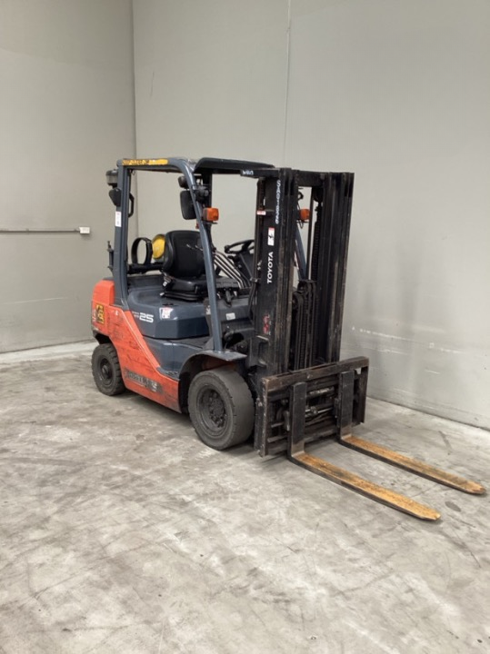 2016 Toyota 32-8FG25 - FU18613