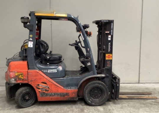 Forklift 2016 Toyota 32-8FG25 - FU18602