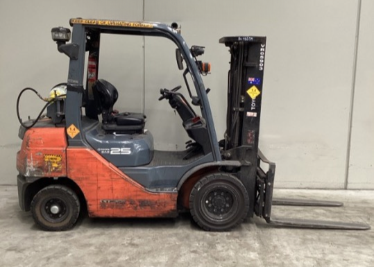 Forklift 2016 Toyota 32-8FG25 - FU18639