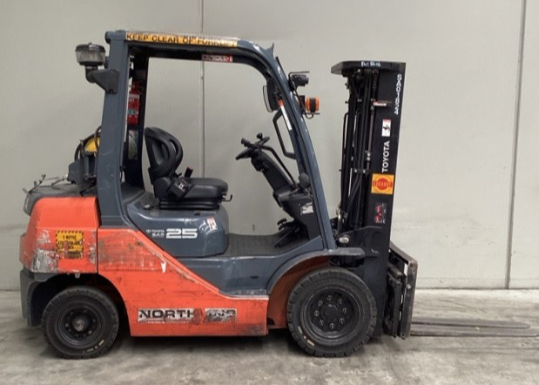Forklift 2016 Toyota 32-8FG25 - FU18616