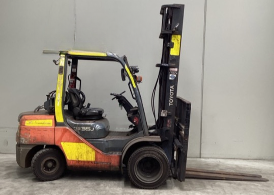 2016 Toyota 32-8FGJ35 - FU18573