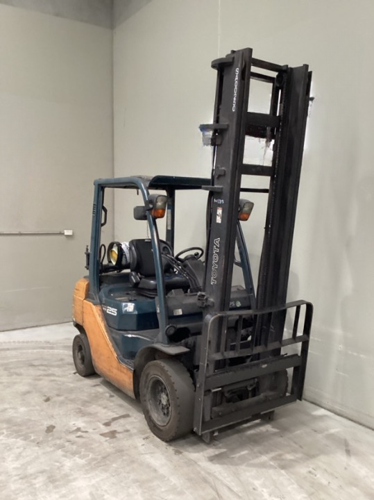 2010 Toyota 32-8FG25 - FU18813