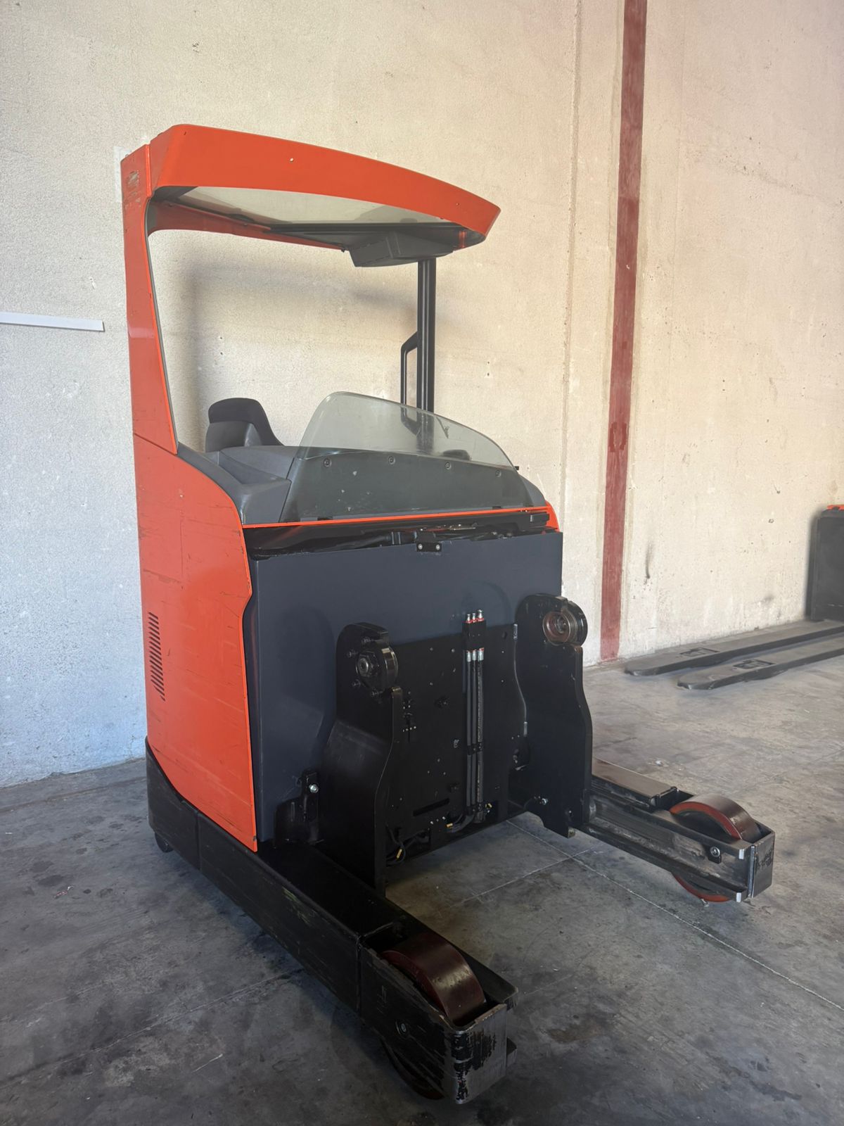 2017 Toyota RRE140H - RT008