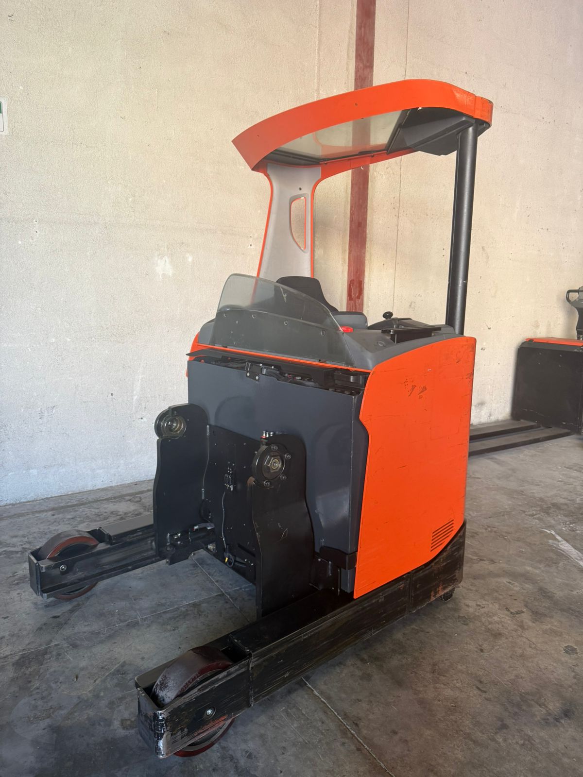 2017 Toyota RRE140H - RT008