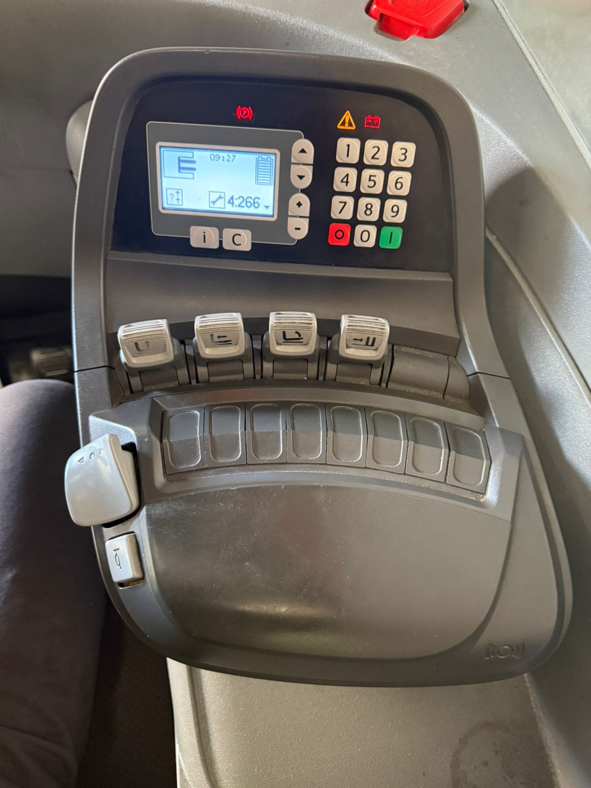 2018 Toyota RRE200 - RT006