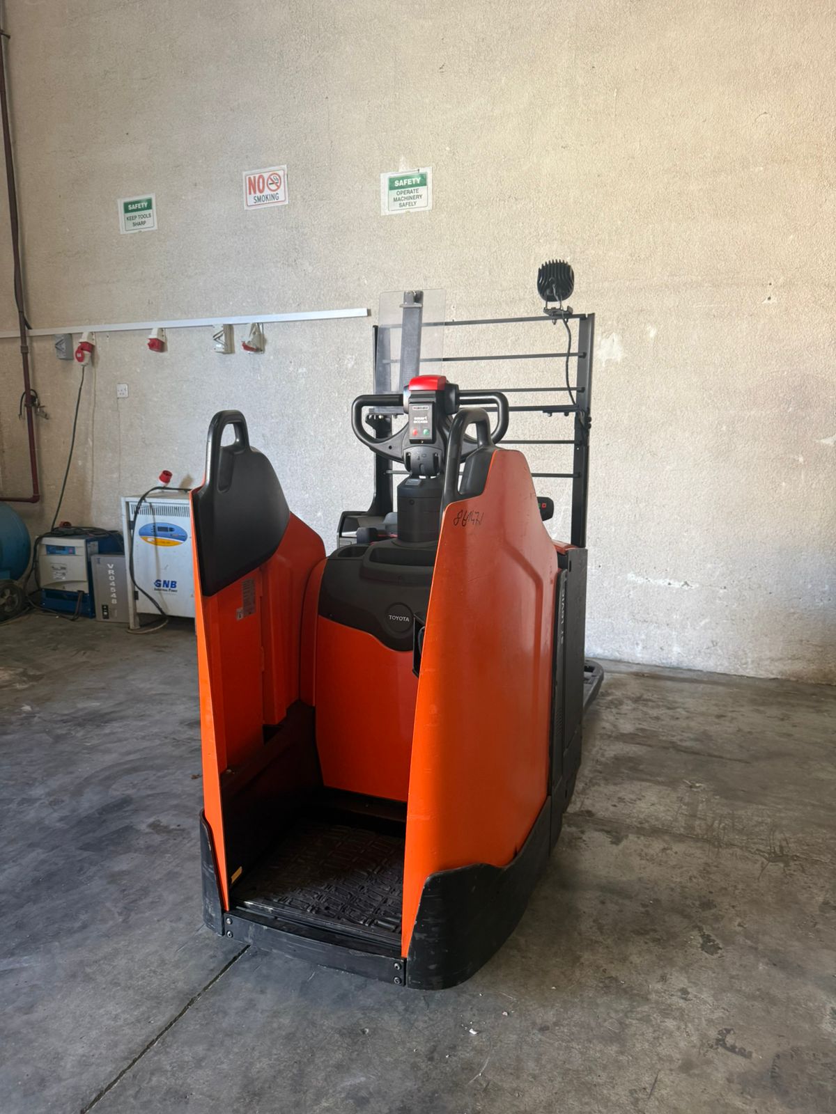 2017 Toyota LPE200 -LP004