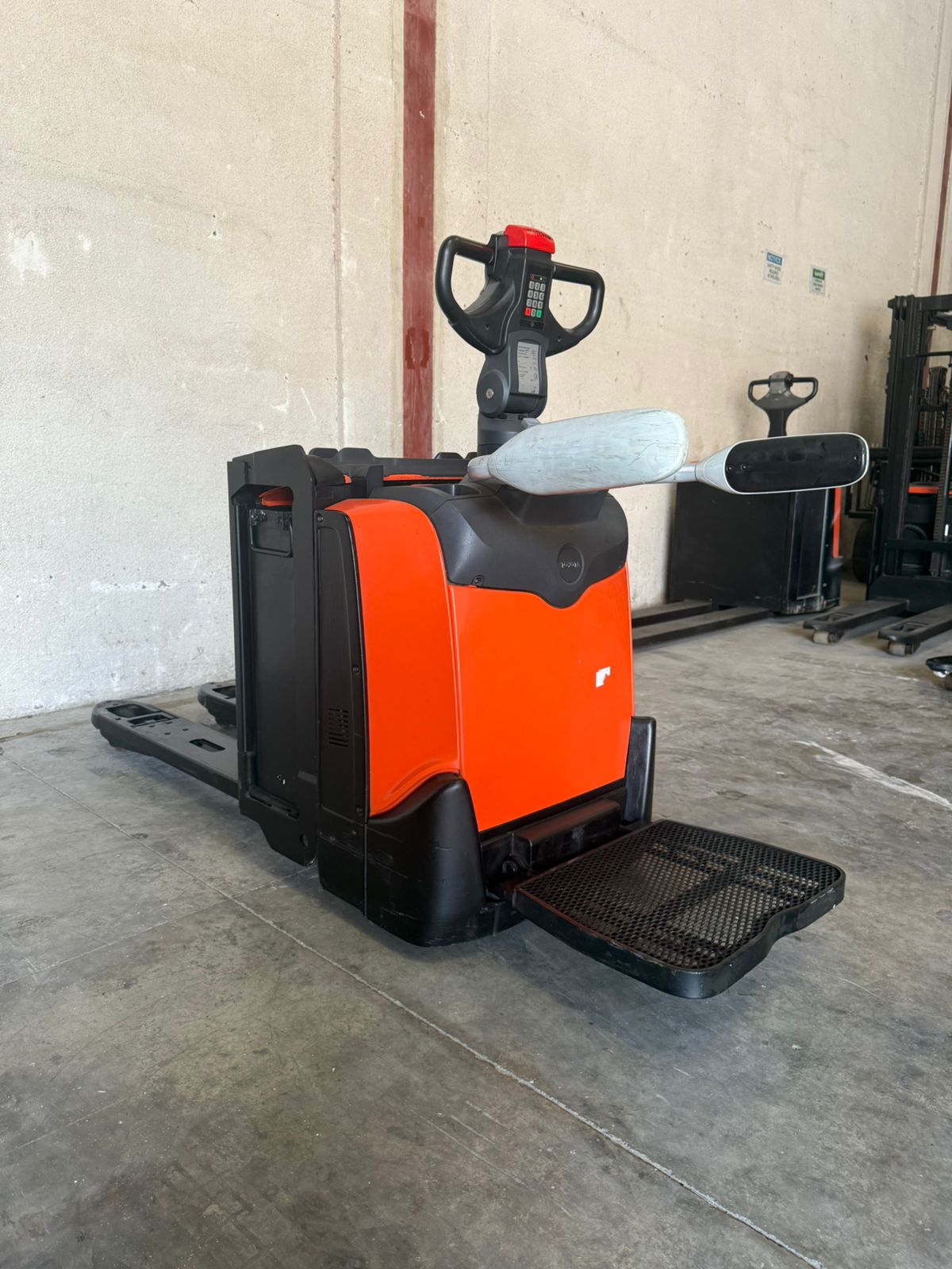 2017 Toyota LPE200 - LP006