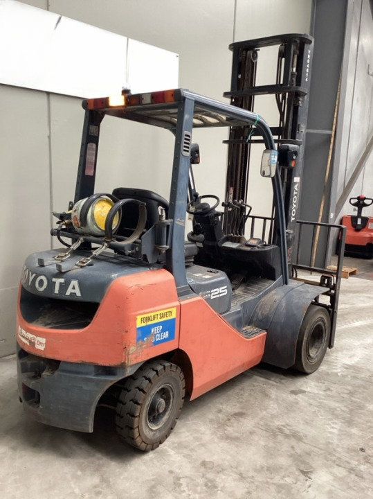 2015 Toyota 32-8FG25 - FU18777