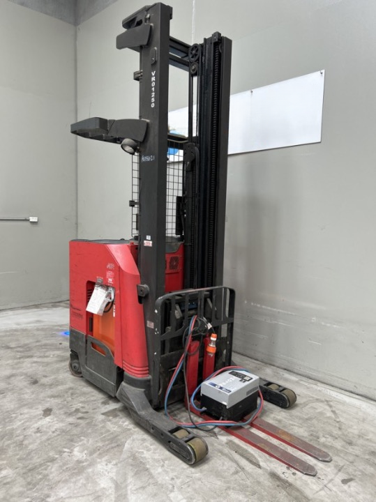 2011 Raymond 7400 - FU18621