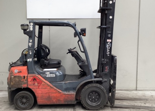 2011 Toyota 32-8FG25 - FU18810