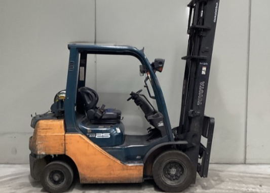 2010 Toyota 32-8FG25 - FU18813