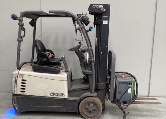 2017 Crown SC5200 - FU18449