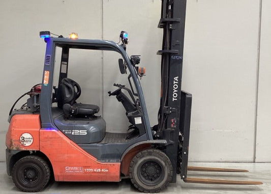 2017 Toyota 32-8FG25 - FU19230
