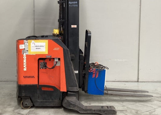 2011 Raymond 7400 - FU19388