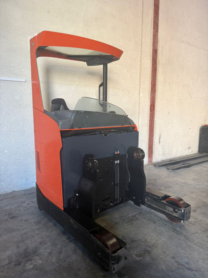 2017 Toyota RRE140H - RT008