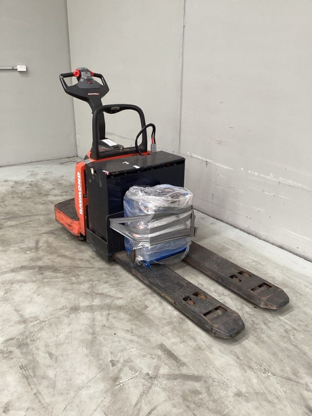2019 Raymond 8410 - FU19757