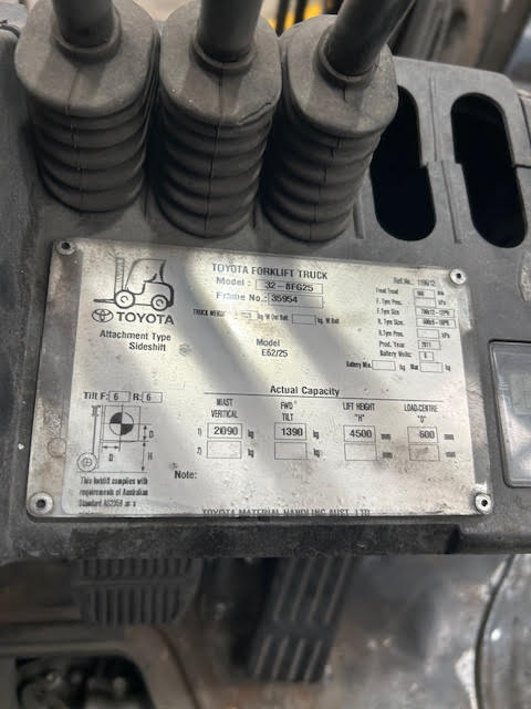 2011 Toyota 32-8FG25 - FU18810