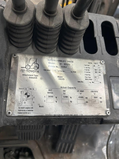 2011 Toyota 32-8FG25 - FU18810